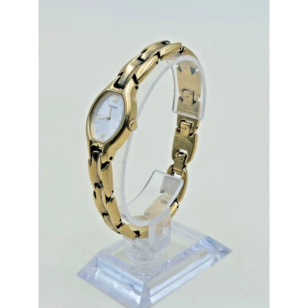 Pulsar V1400-X160 Gold-tone Bracelet Wristwatch with Base Metal Gold-tone